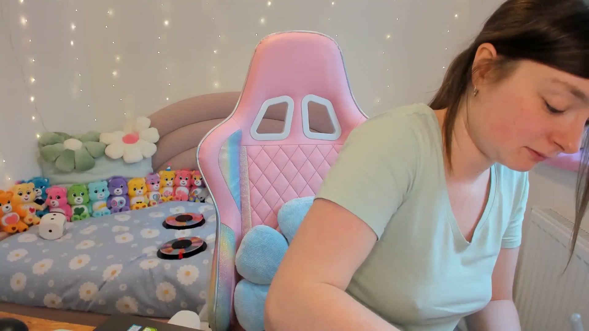 Gallery image thumbnail from JessieBear_'s myfreecams stream on, 05/23/2024, 15:32 image 18 of 20