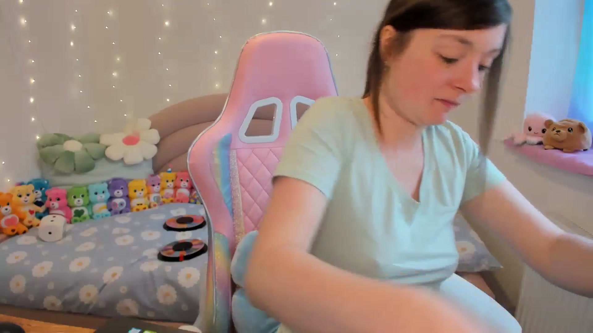 Gallery image thumbnail from JessieBear_'s myfreecams stream on, 05/23/2024, 15:32 image 20 of 20