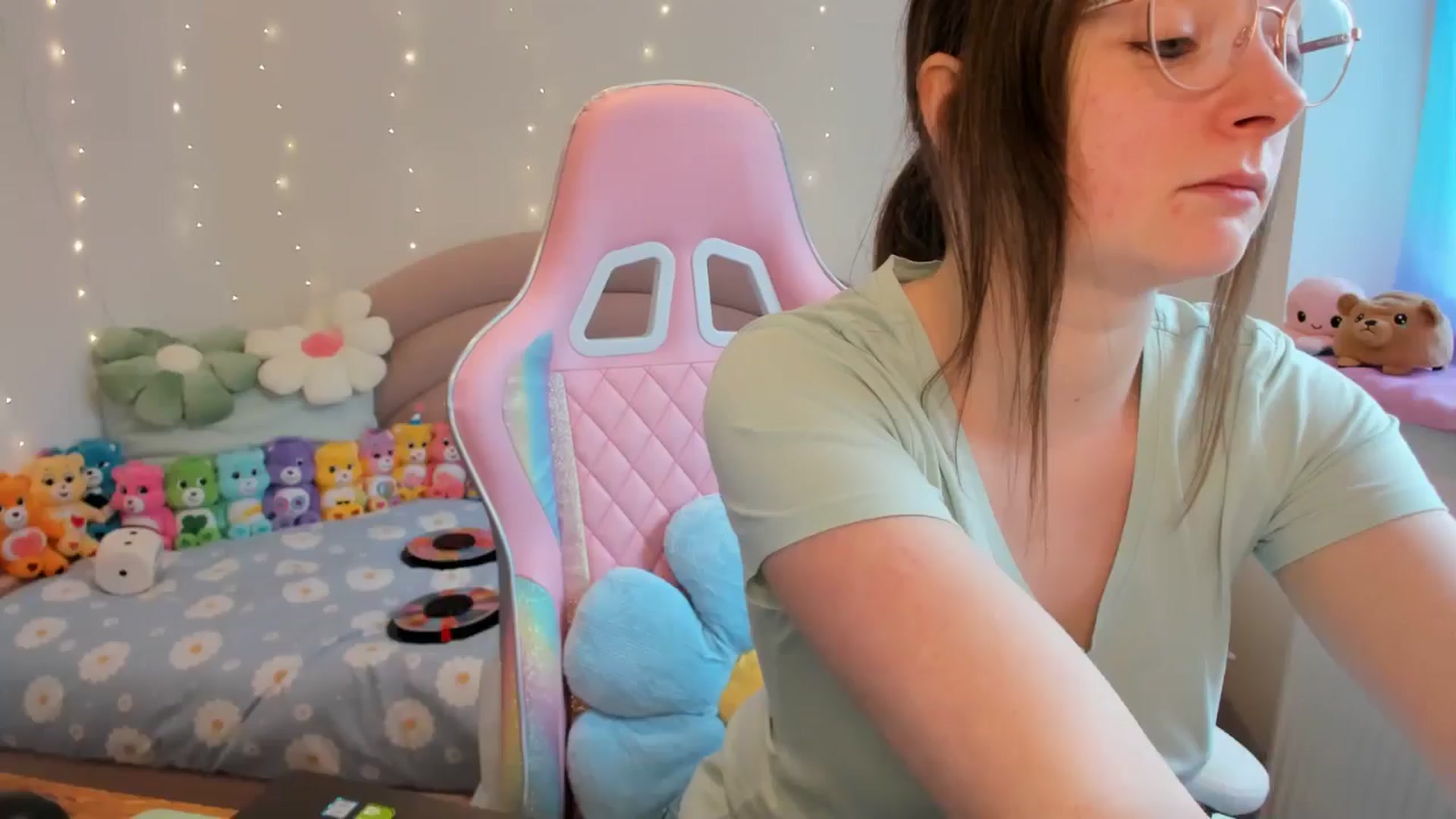 Gallery image thumbnail from JessieBear_'s myfreecams stream on, 05/23/2024, 15:32 image 12 of 20