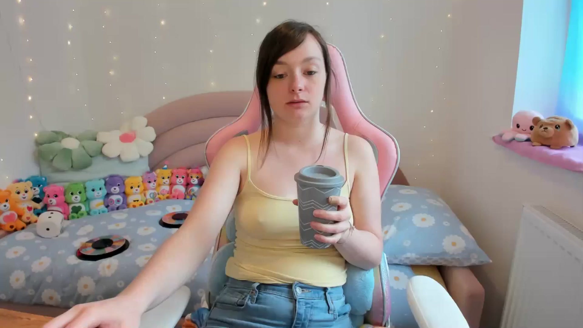 Gallery image thumbnail from JessieBear_'s myfreecams stream on, 05/24/2024, 13:46 image 16 of 20