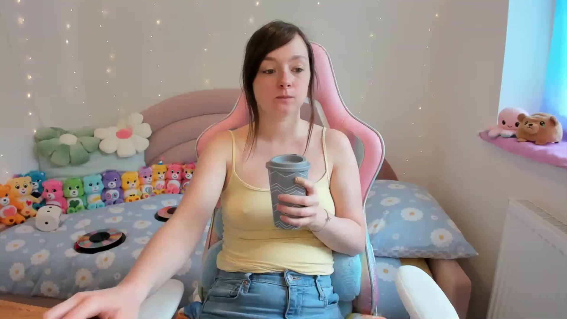 Gallery image thumbnail from JessieBear_'s myfreecams stream on, 05/24/2024, 13:46 image 15 of 20
