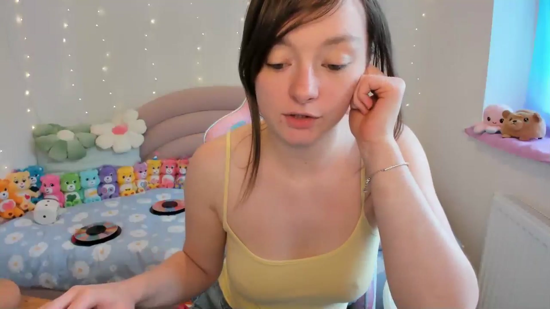 Gallery image thumbnail from JessieBear_'s myfreecams stream on, 05/24/2024, 14:55 image 5 of 20