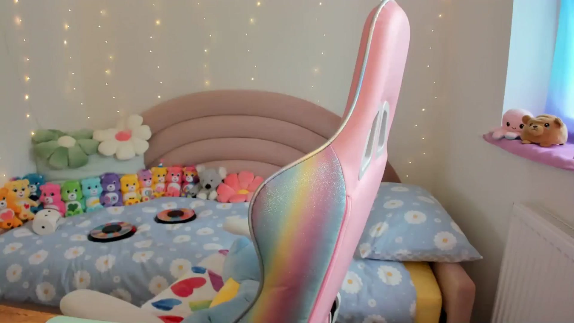 Gallery image thumbnail from JessieBear_'s myfreecams stream on, 05/28/2024, 15:56 image 17 of 20