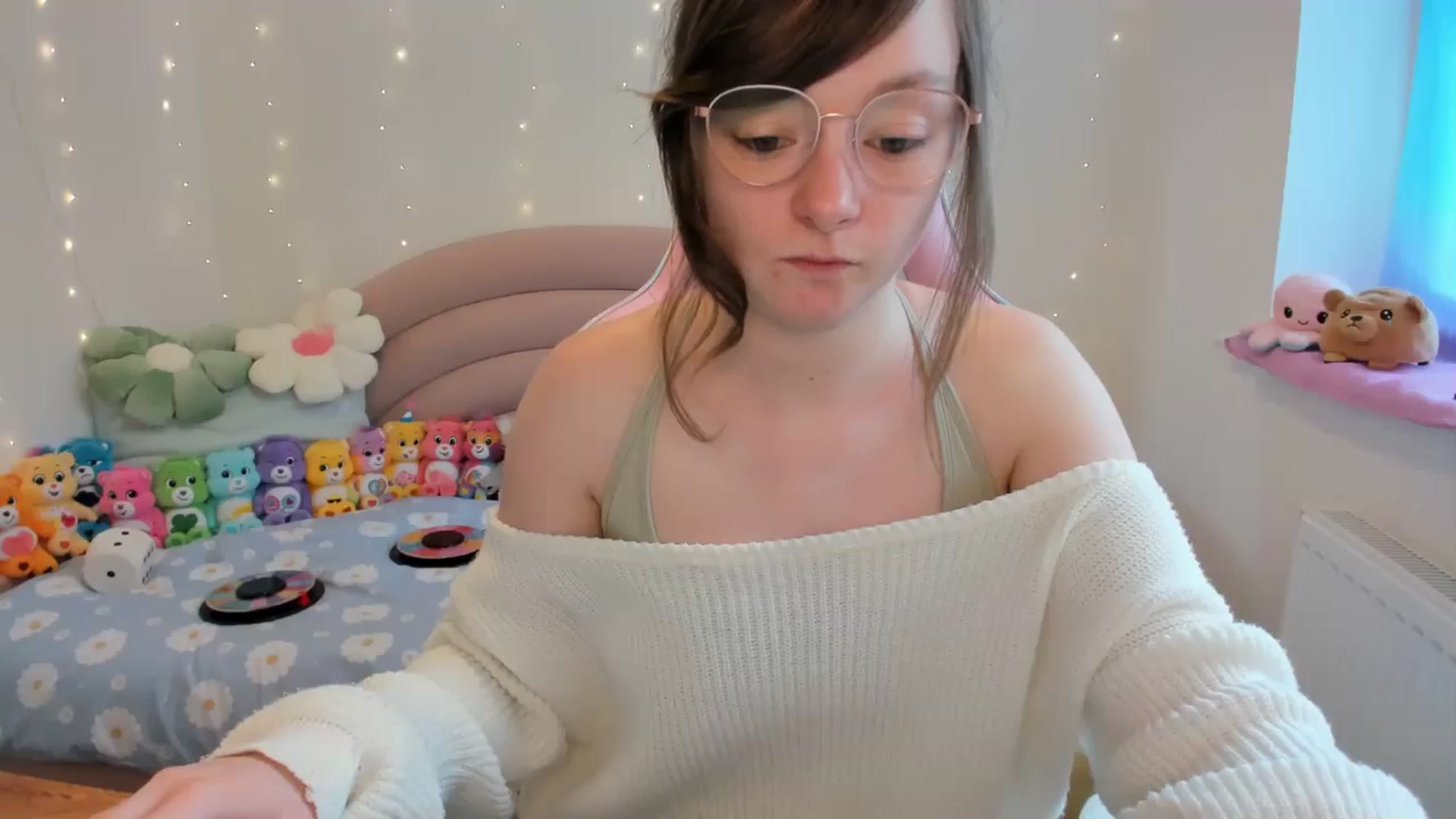 Gallery image thumbnail from JessieBear_'s myfreecams stream on, 05/30/2024, 14:45 image 18 of 20