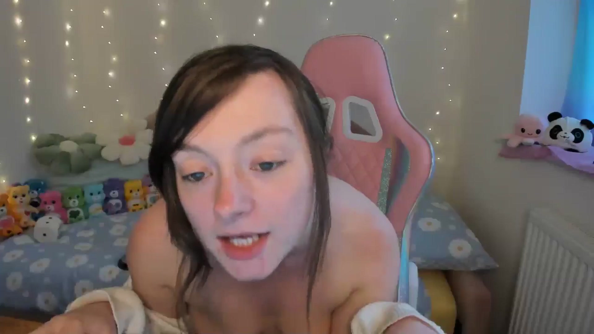 Gallery image thumbnail from JessieBear_'s myfreecams stream on, 05/30/2024, 17:44 image 20 of 20