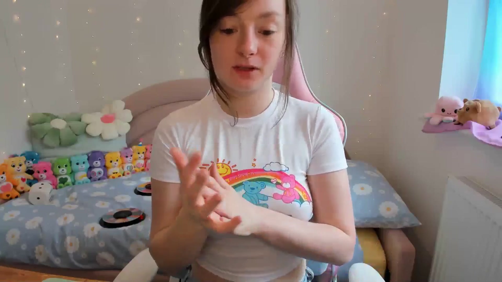 Gallery image thumbnail from JessieBear_'s myfreecams stream on, 05/31/2024, 13:42 image 9 of 20