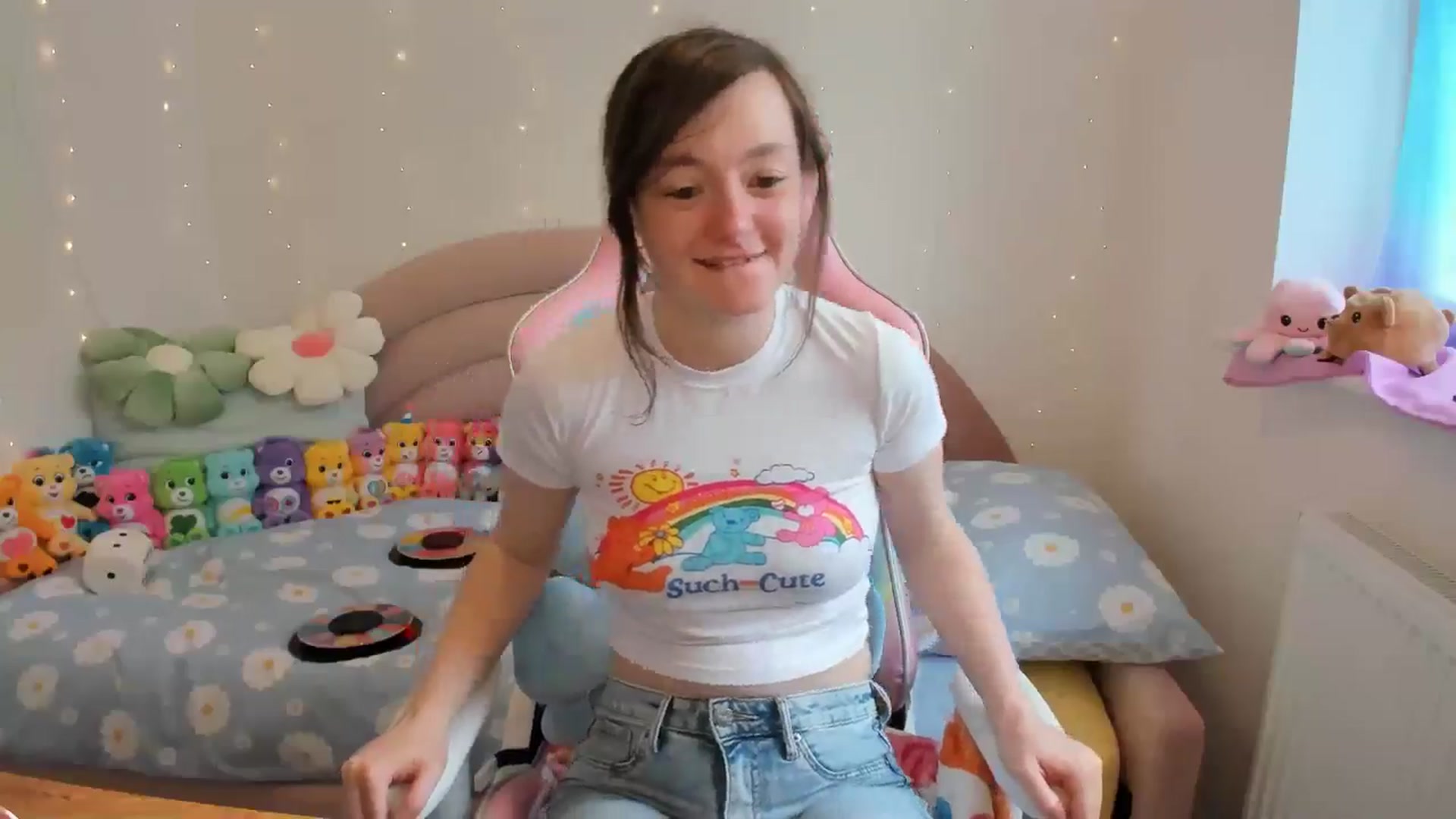 Gallery image thumbnail from JessieBear_'s myfreecams stream on, 05/31/2024, 13:42 image 18 of 20