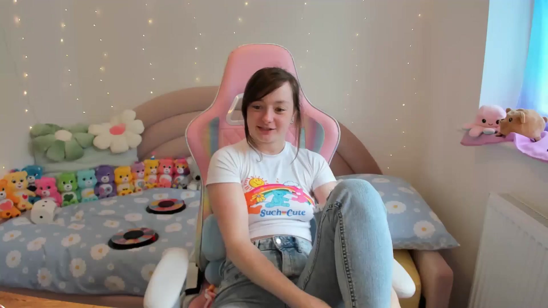 Gallery image thumbnail from JessieBear_'s myfreecams stream on, 05/31/2024, 13:42 image 19 of 20