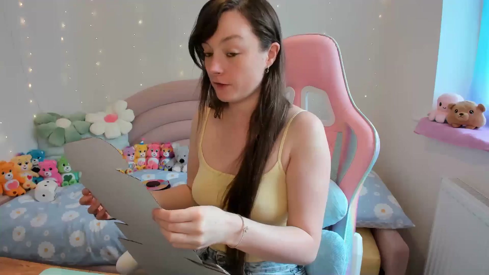 Gallery image thumbnail from JessieBear_'s myfreecams stream on, 06/03/2024, 13:01 image 14 of 20