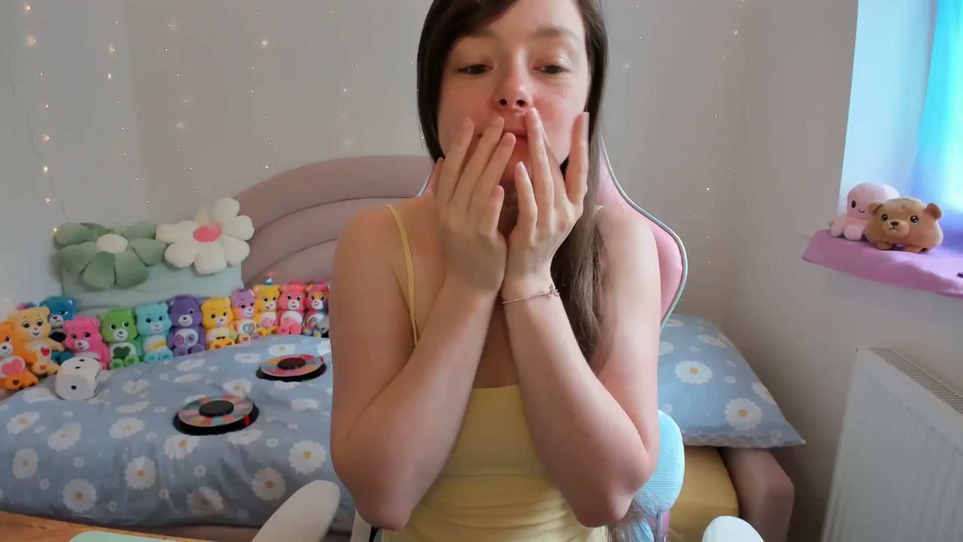 Gallery image thumbnail from JessieBear_'s myfreecams stream on, 06/03/2024, 13:01 image 2 of 20