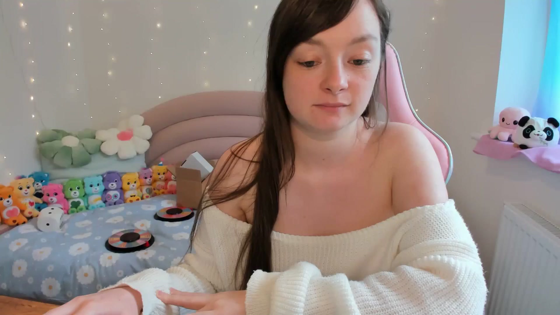 Gallery image thumbnail from JessieBear_'s myfreecams stream on, 06/03/2024, 15:38 image 18 of 20