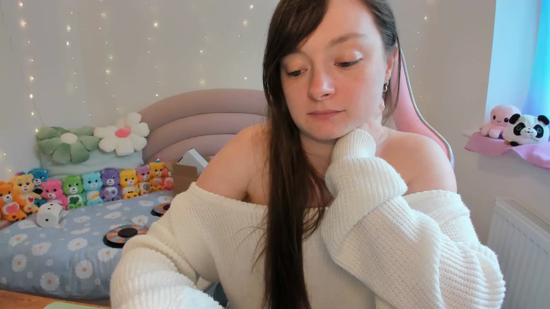 Gallery image thumbnail from JessieBear_'s myfreecams stream on, 06/03/2024, 15:38 image 6 of 20