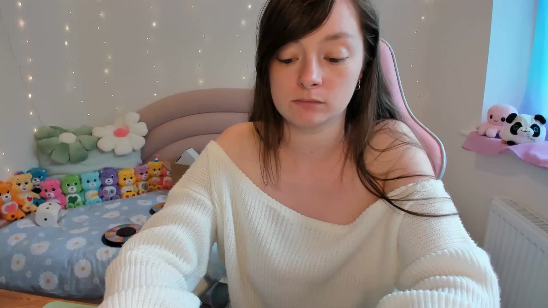 Gallery image thumbnail from JessieBear_'s myfreecams stream on, 06/03/2024, 17:03 image 20 of 20