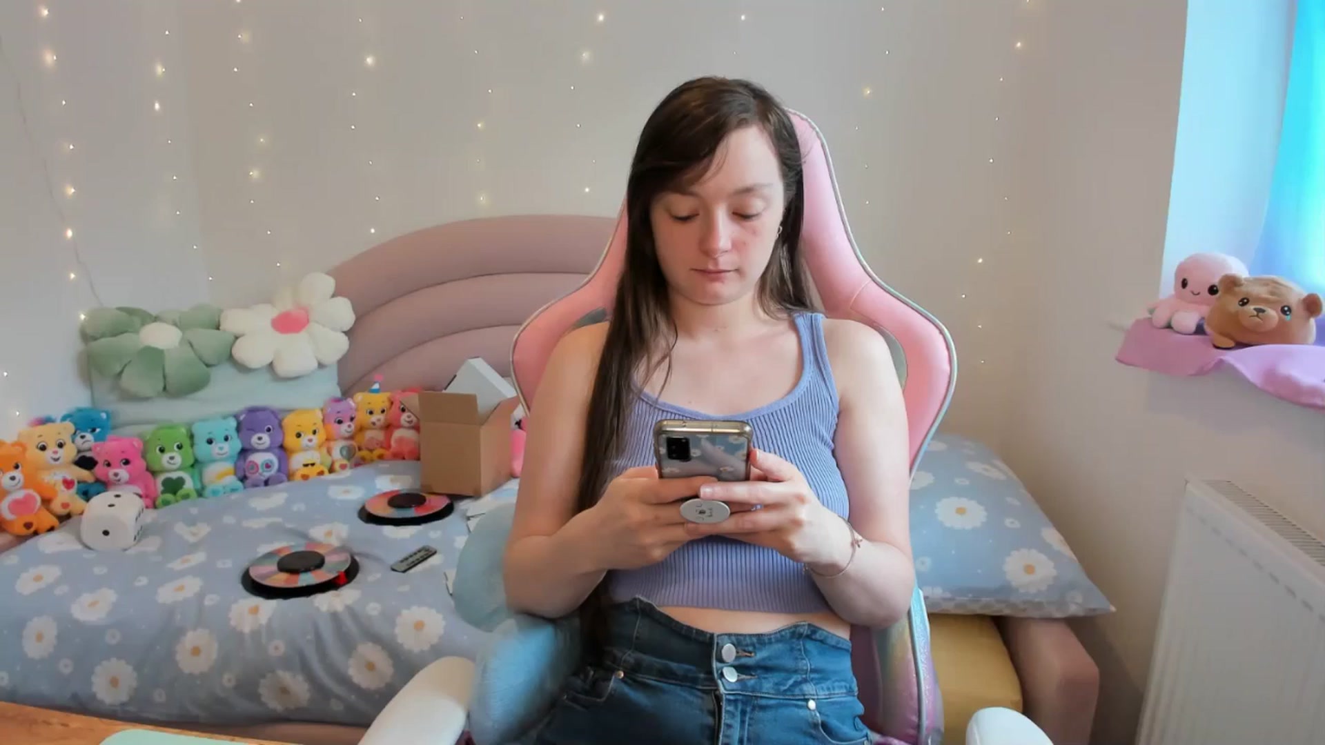 Gallery image thumbnail from JessieBear_'s myfreecams stream on, 06/04/2024, 13:39 image 4 of 20