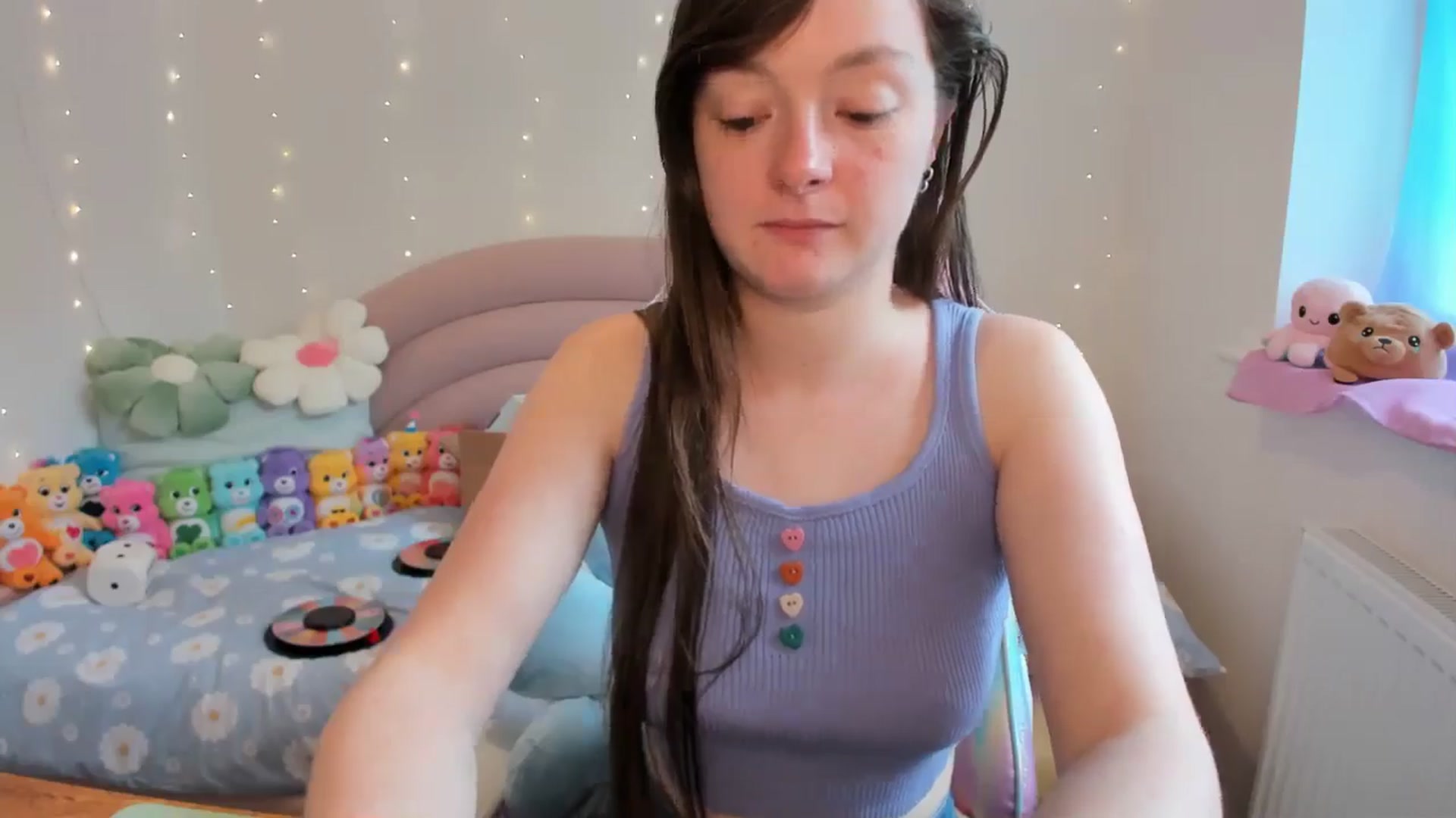 Gallery image thumbnail from JessieBear_'s myfreecams stream on, 06/04/2024, 13:39 image 18 of 20
