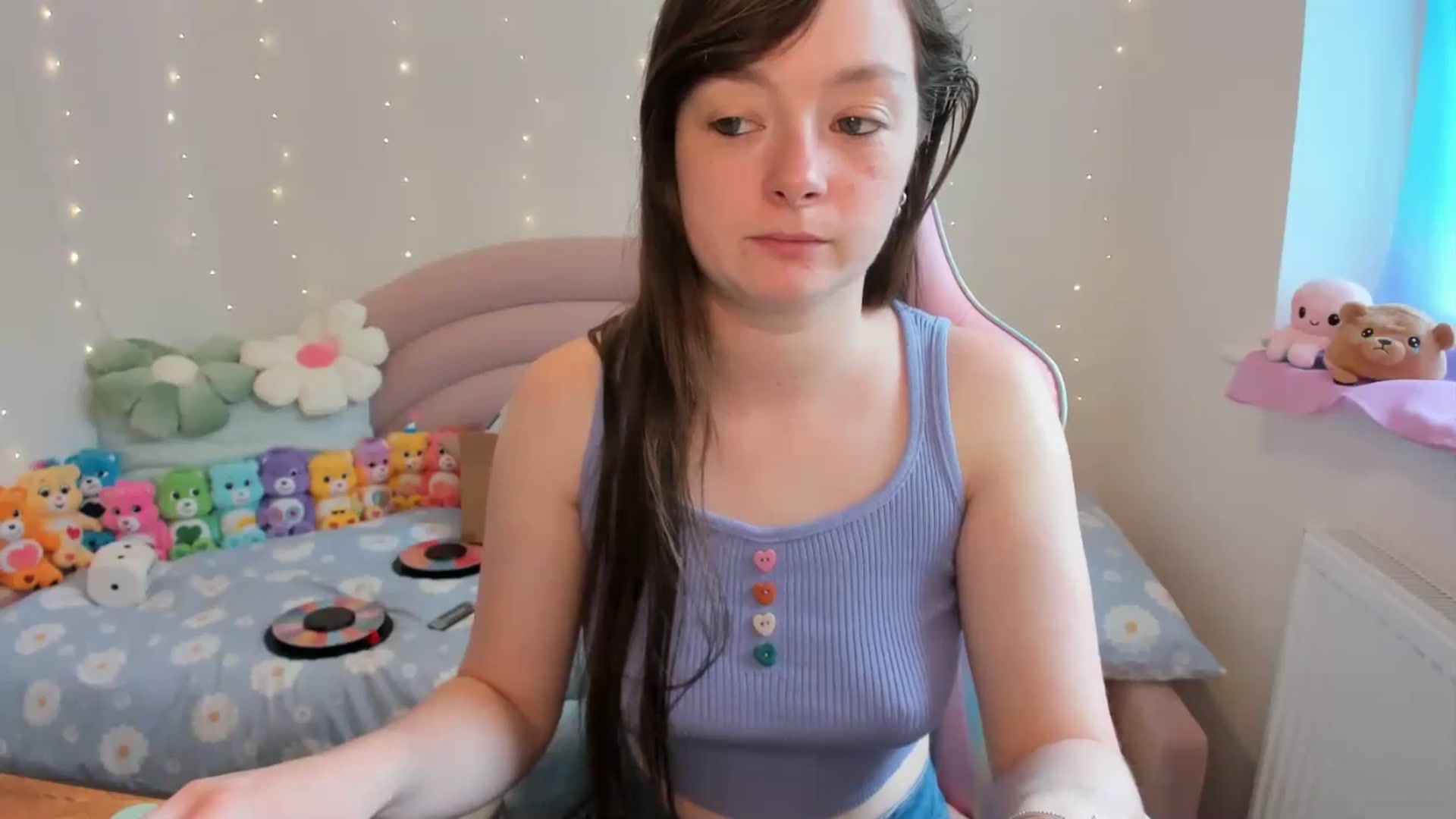 Gallery image thumbnail from JessieBear_'s myfreecams stream on, 06/04/2024, 13:39 image 17 of 20