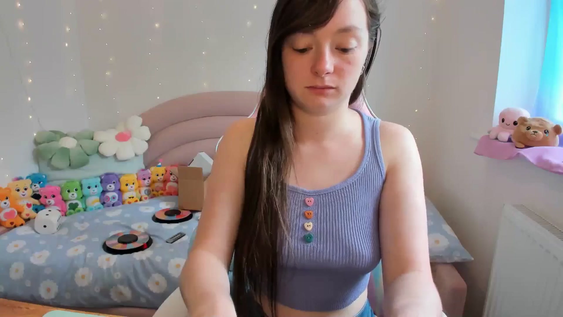Gallery image thumbnail from JessieBear_'s myfreecams stream on, 06/04/2024, 14:09 image 13 of 20