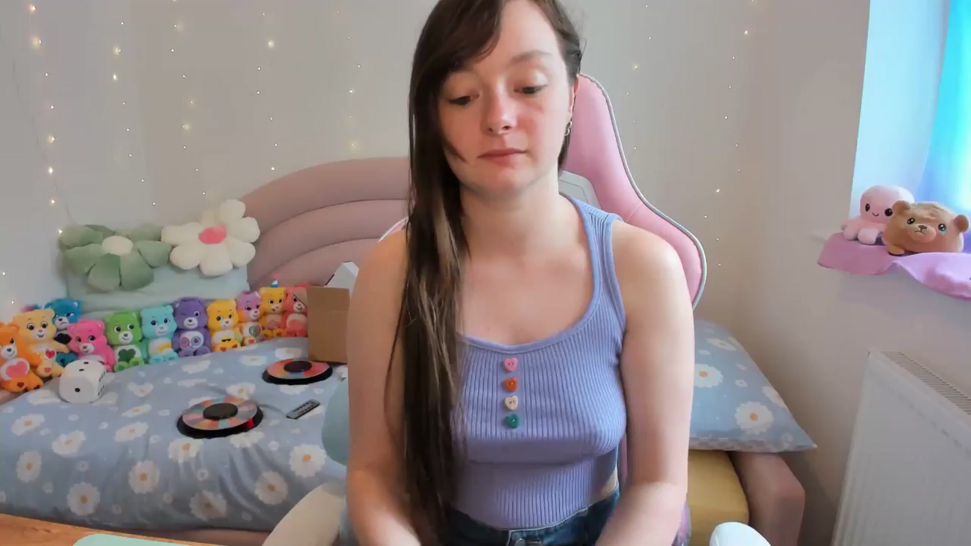 Gallery image thumbnail from JessieBear_'s myfreecams stream on, 06/04/2024, 14:09 image 2 of 20