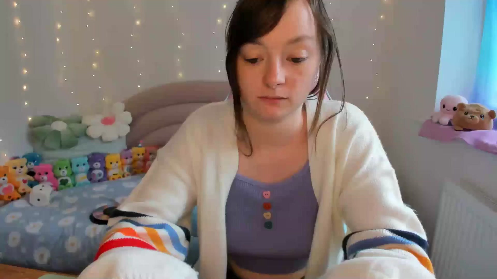 Gallery image thumbnail from JessieBear_'s myfreecams stream on, 06/04/2024, 14:43 image 16 of 20