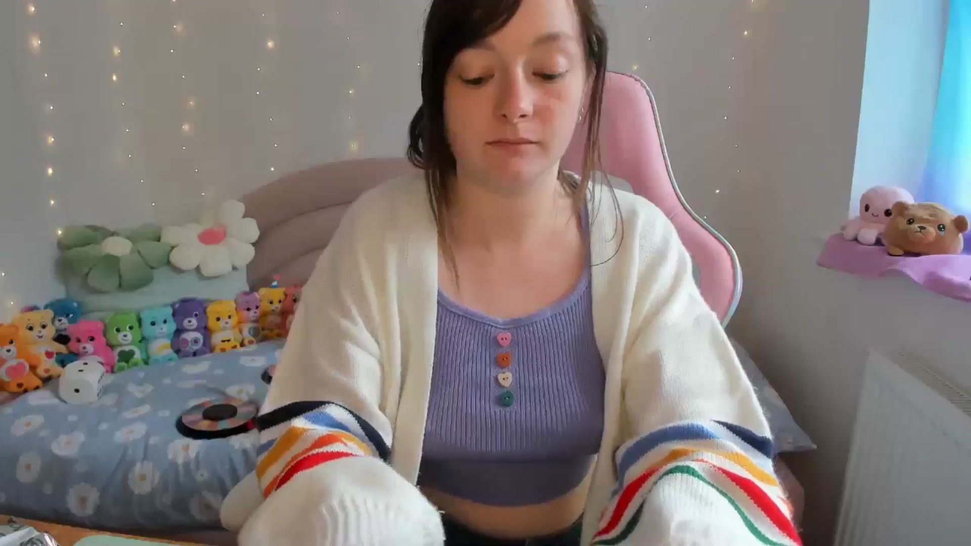 Gallery image thumbnail from JessieBear_'s myfreecams stream on, 06/04/2024, 17:34 image 3 of 20