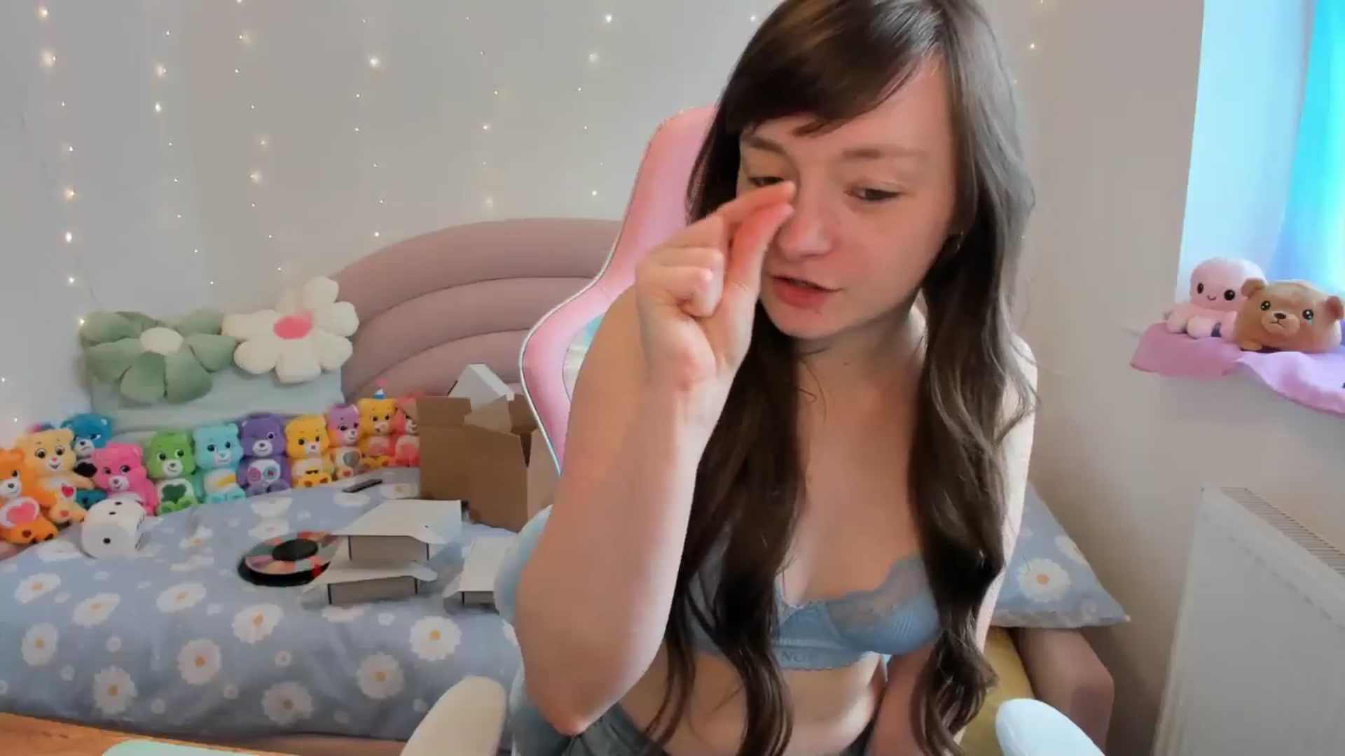 Gallery image thumbnail from JessieBear_'s myfreecams stream on, 06/06/2024, 14:15 image 5 of 20