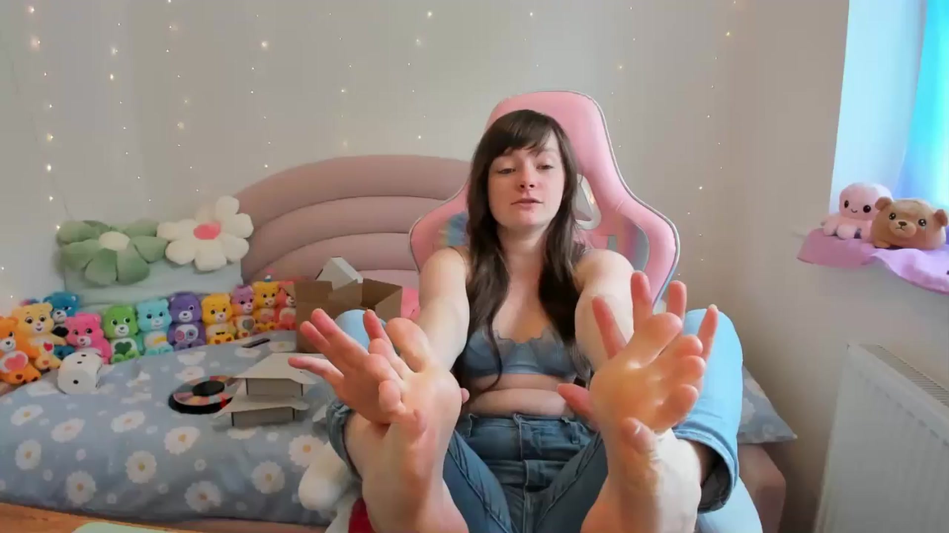 Gallery image thumbnail from JessieBear_'s myfreecams stream on, 06/06/2024, 14:15 image 8 of 20