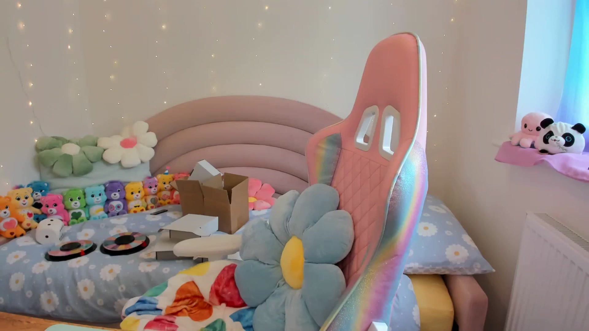 Gallery image thumbnail from JessieBear_'s myfreecams stream on, 06/06/2024, 15:04 image 5 of 20