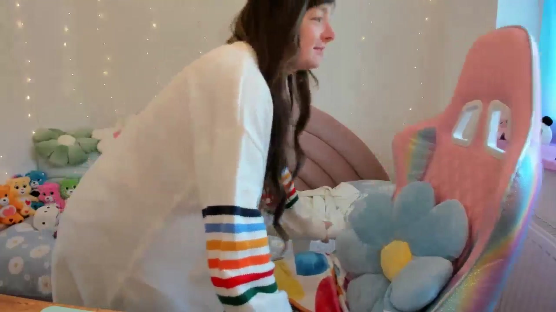 Gallery image thumbnail from JessieBear_'s myfreecams stream on, 06/06/2024, 17:02 image 17 of 20