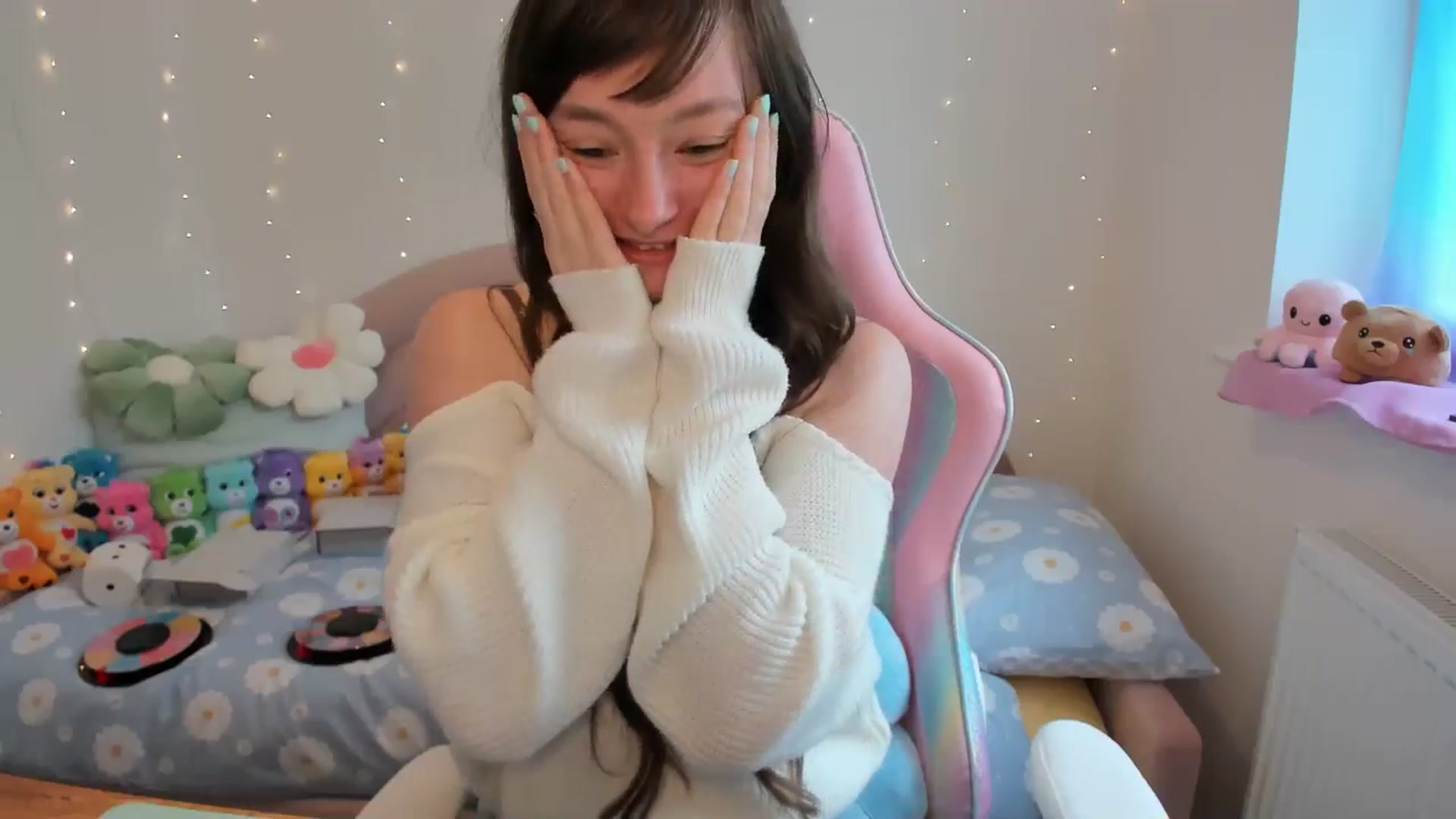 Gallery image thumbnail from JessieBear_'s myfreecams stream on, 06/07/2024, 15:04 image 20 of 20