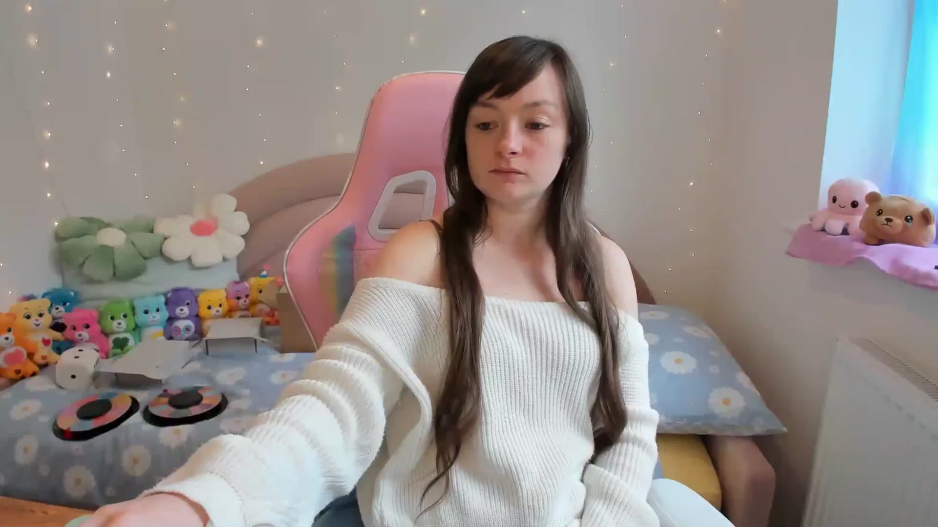 Gallery image thumbnail from JessieBear_'s myfreecams stream on, 06/07/2024, 15:04 image 12 of 20