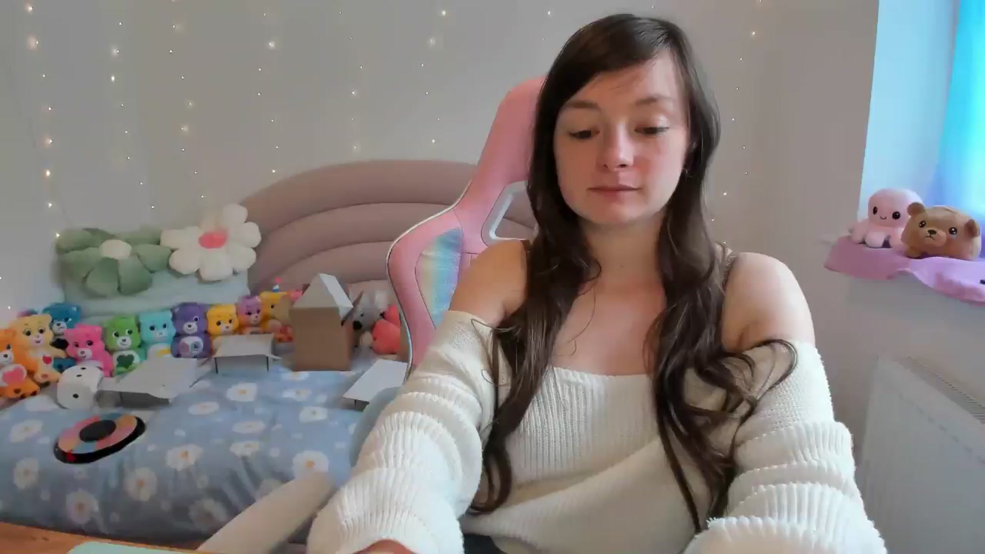 Gallery image thumbnail from JessieBear_'s myfreecams stream on, 06/07/2024, 15:04 image 17 of 20