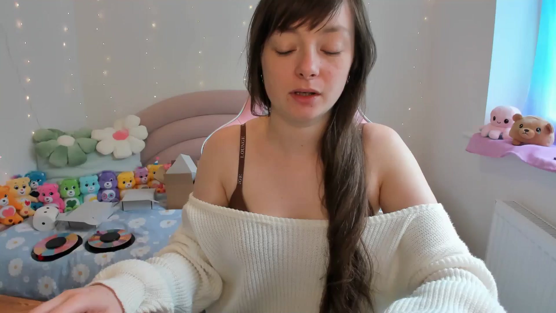 Gallery image thumbnail from JessieBear_'s myfreecams stream on, 06/07/2024, 15:04 image 1 of 20