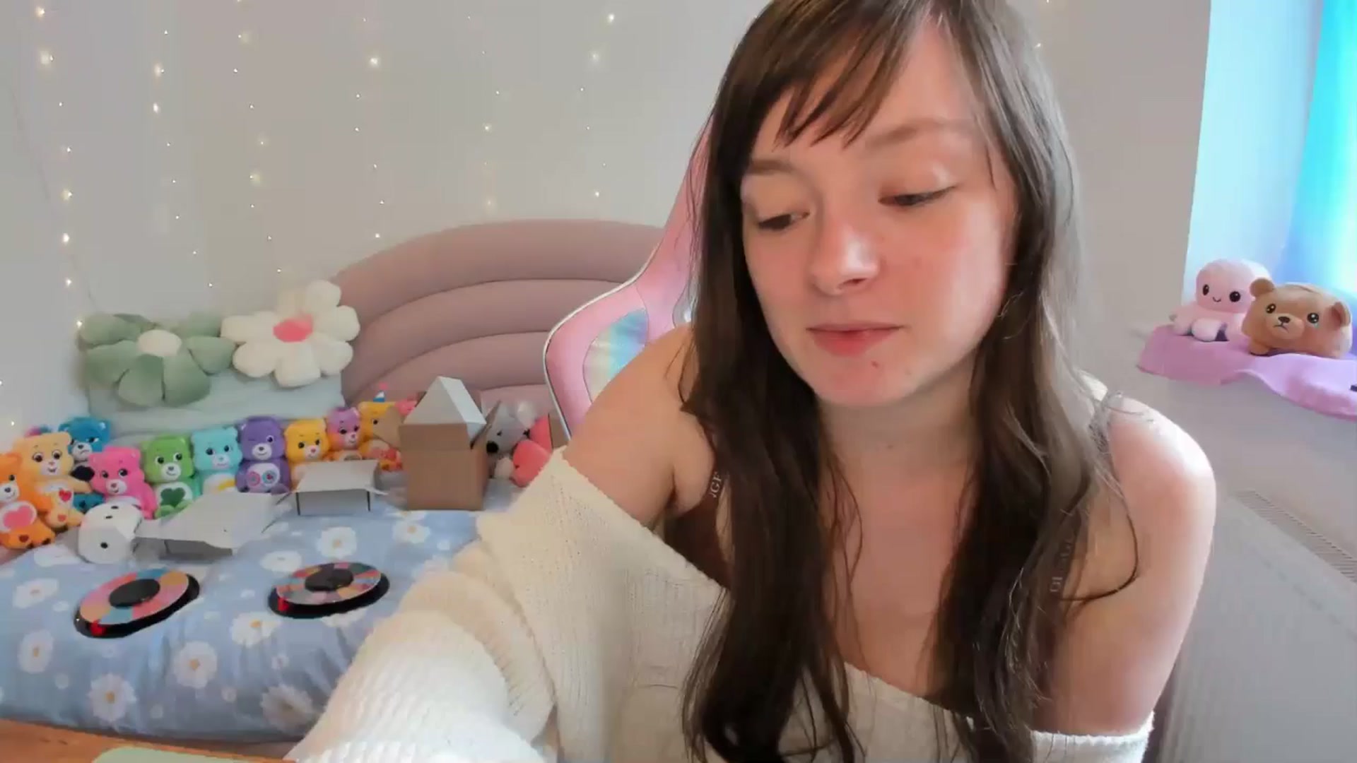 Gallery image thumbnail from JessieBear_'s myfreecams stream on, 06/07/2024, 16:56 image 4 of 20