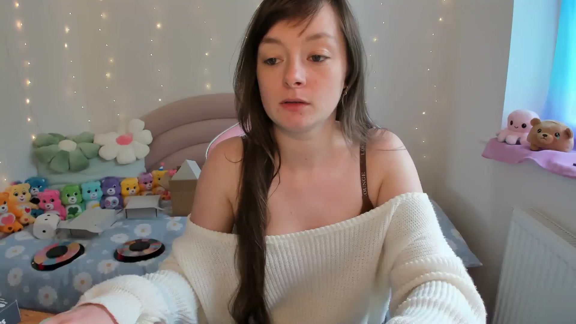 Gallery image thumbnail from JessieBear_'s myfreecams stream on, 06/07/2024, 16:56 image 14 of 20