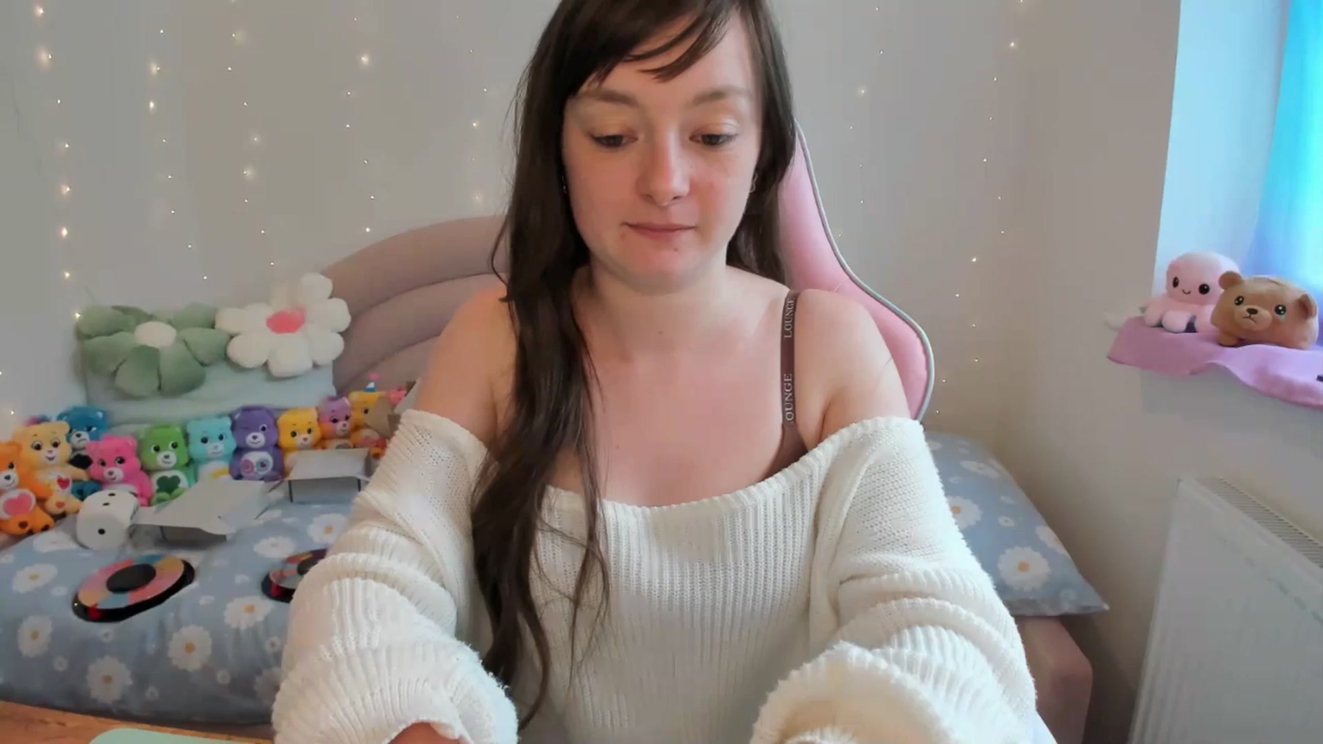 Gallery image thumbnail from JessieBear_'s myfreecams stream on, 06/07/2024, 16:56 image 6 of 20