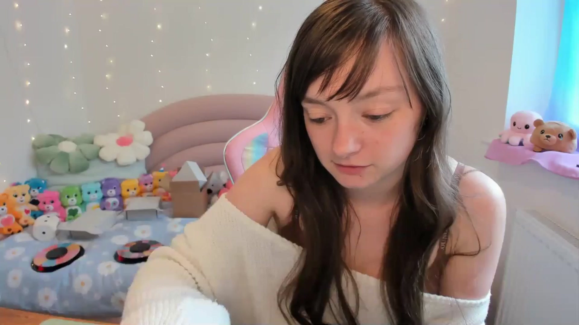 Gallery image thumbnail from JessieBear_'s myfreecams stream on, 06/07/2024, 16:56 image 5 of 20