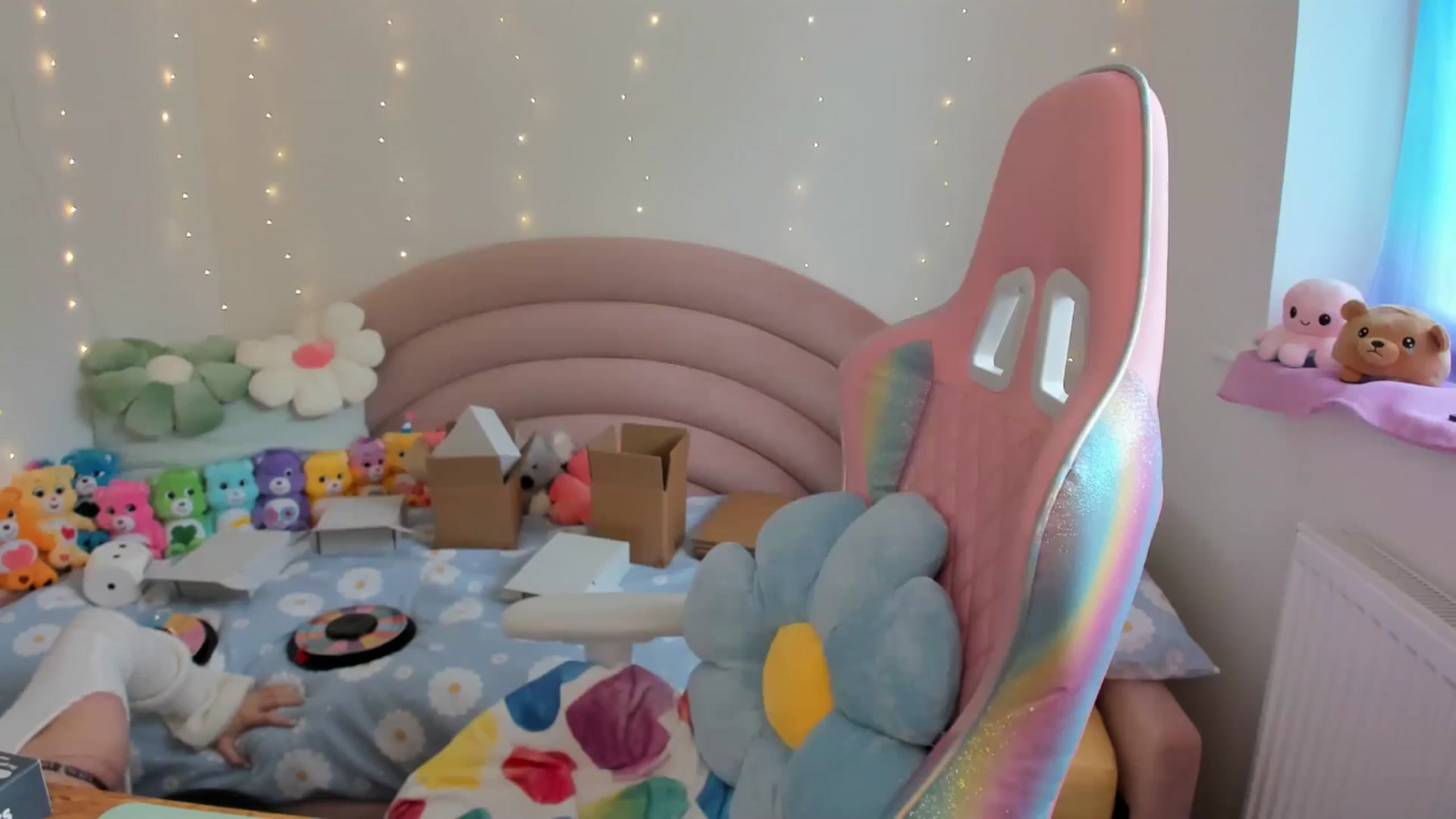 Gallery image thumbnail from JessieBear_'s myfreecams stream on, 06/07/2024, 16:56 image 15 of 20