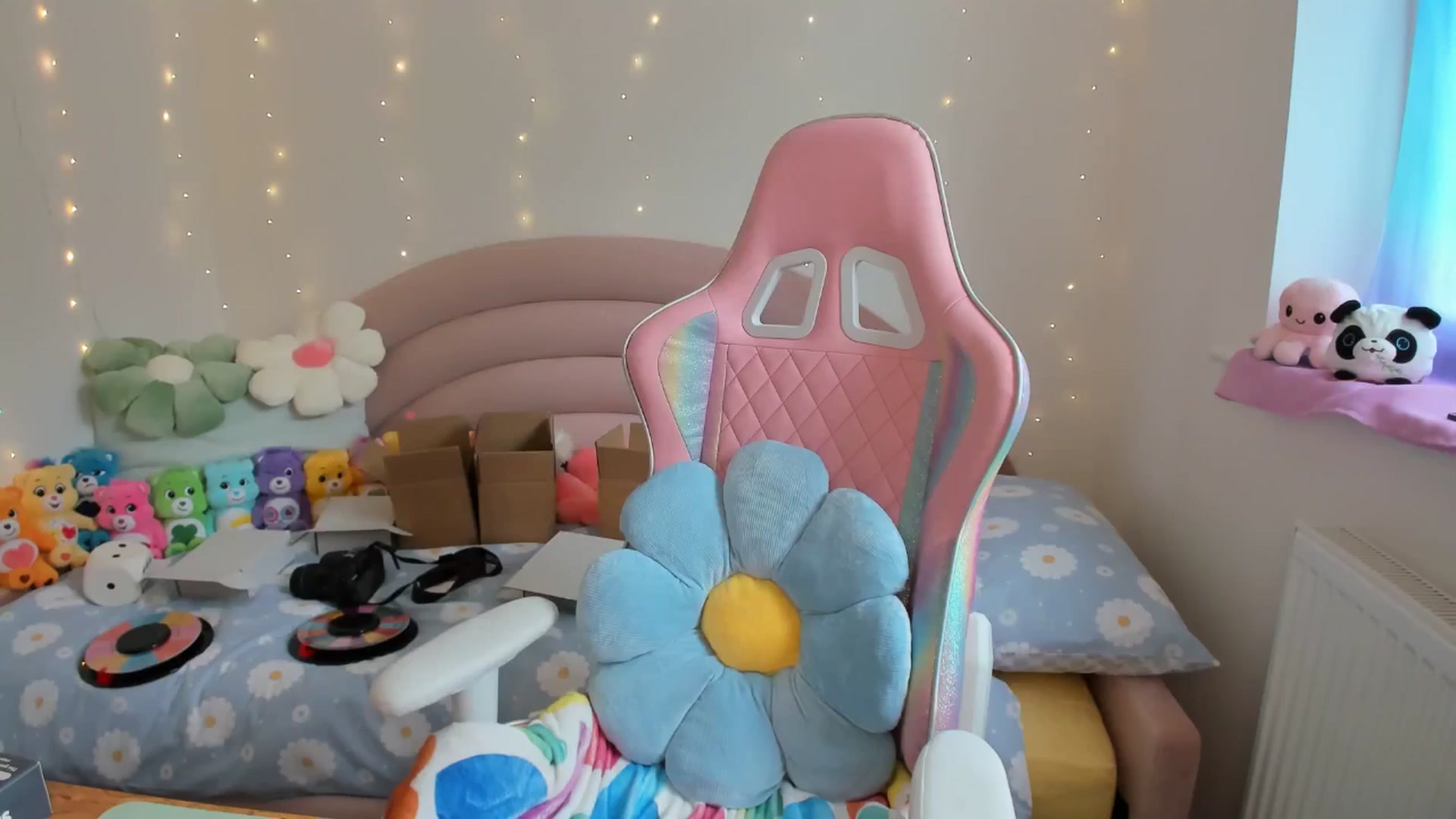 Gallery image thumbnail from JessieBear_'s myfreecams stream on, 06/07/2024, 17:47 image 6 of 20