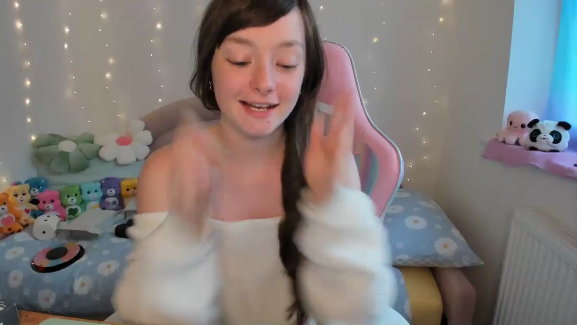 Gallery image thumbnail from JessieBear_'s myfreecams stream on, 06/07/2024, 17:47 image 20 of 20