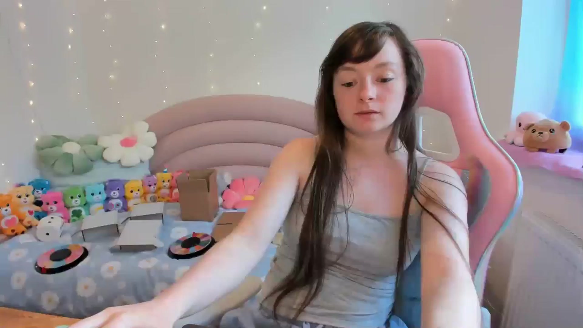 Gallery image thumbnail from JessieBear_'s myfreecams stream on, 06/17/2024, 16:10 image 17 of 20