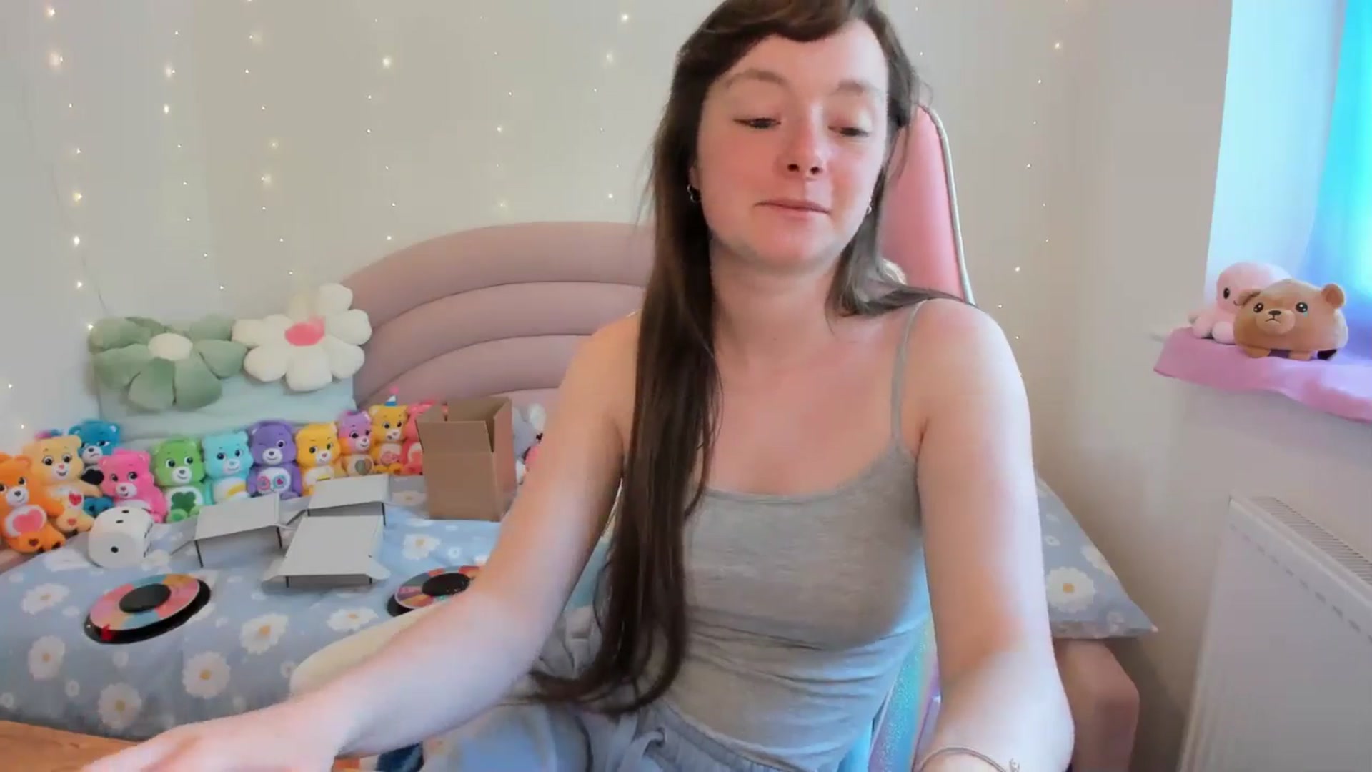 Gallery image thumbnail from JessieBear_'s myfreecams stream on, 06/17/2024, 16:10 image 10 of 20