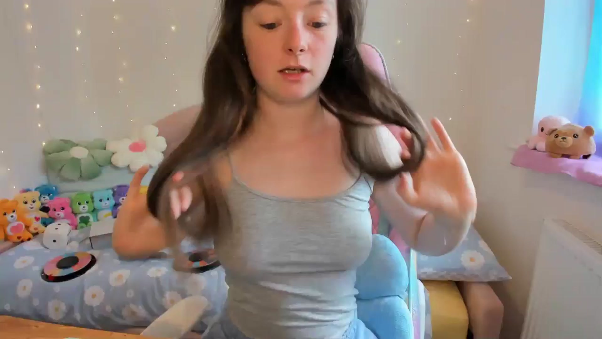 Gallery image thumbnail from JessieBear_'s myfreecams stream on, 06/17/2024, 16:10 image 1 of 20