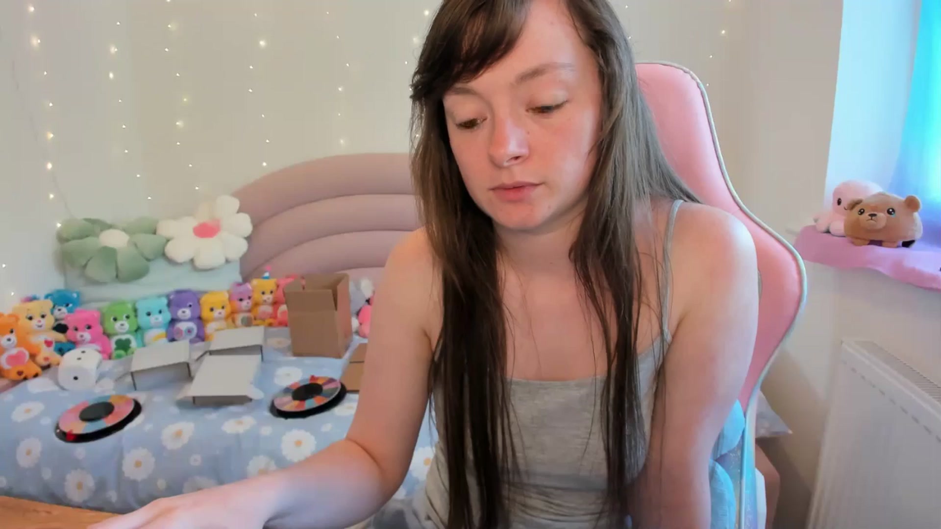 Gallery image thumbnail from JessieBear_'s myfreecams stream on, 06/17/2024, 16:43 image 15 of 20