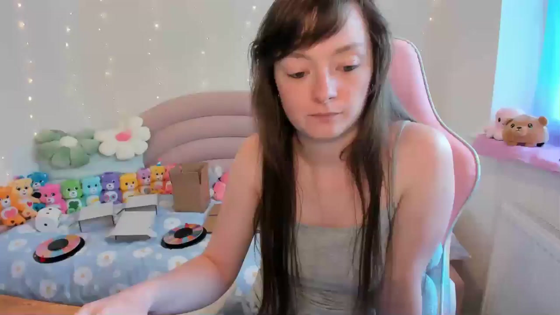Gallery image thumbnail from JessieBear_'s myfreecams stream on, 06/17/2024, 16:43 image 16 of 20