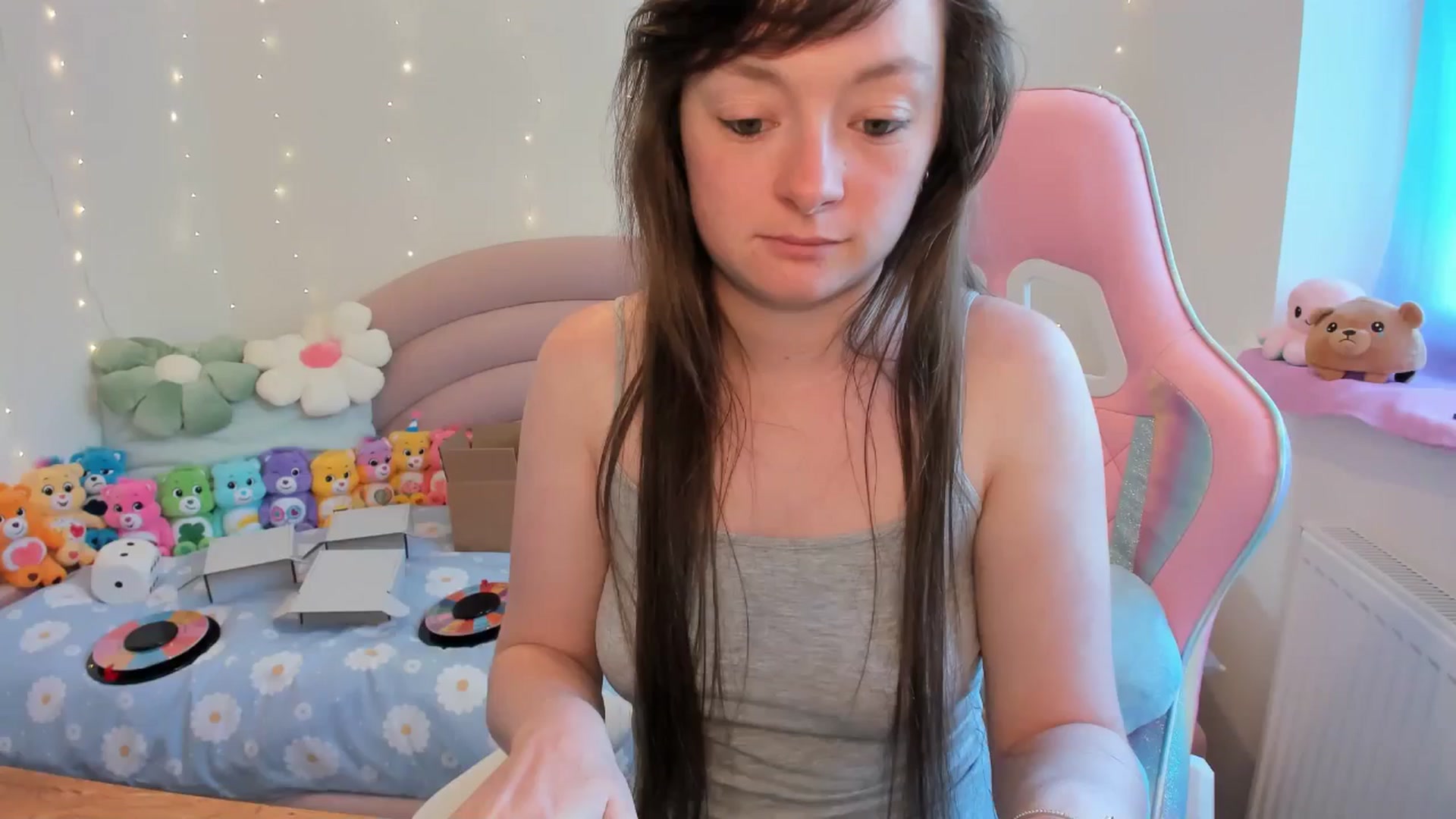 Gallery image thumbnail from JessieBear_'s myfreecams stream on, 06/17/2024, 16:43 image 3 of 20