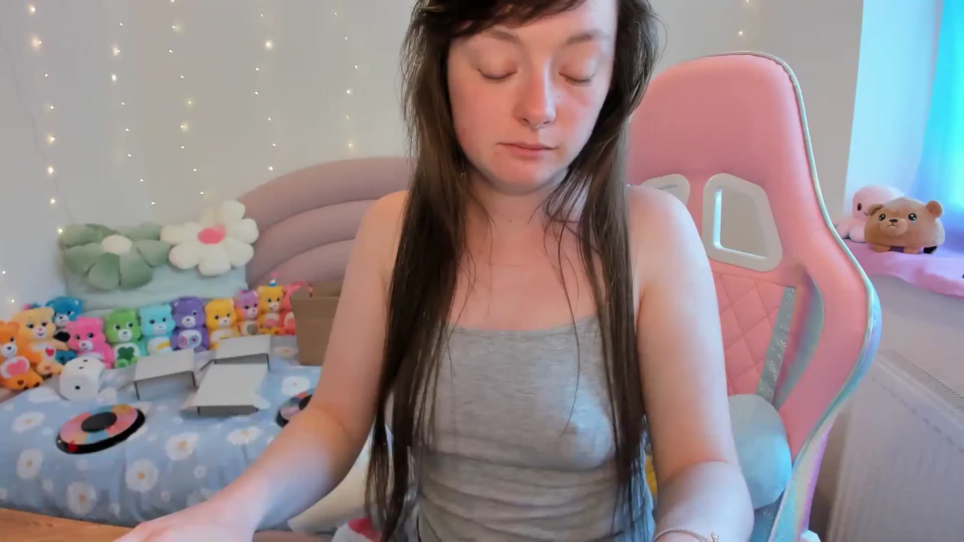 Gallery image thumbnail from JessieBear_'s myfreecams stream on, 06/17/2024, 16:43 image 4 of 20