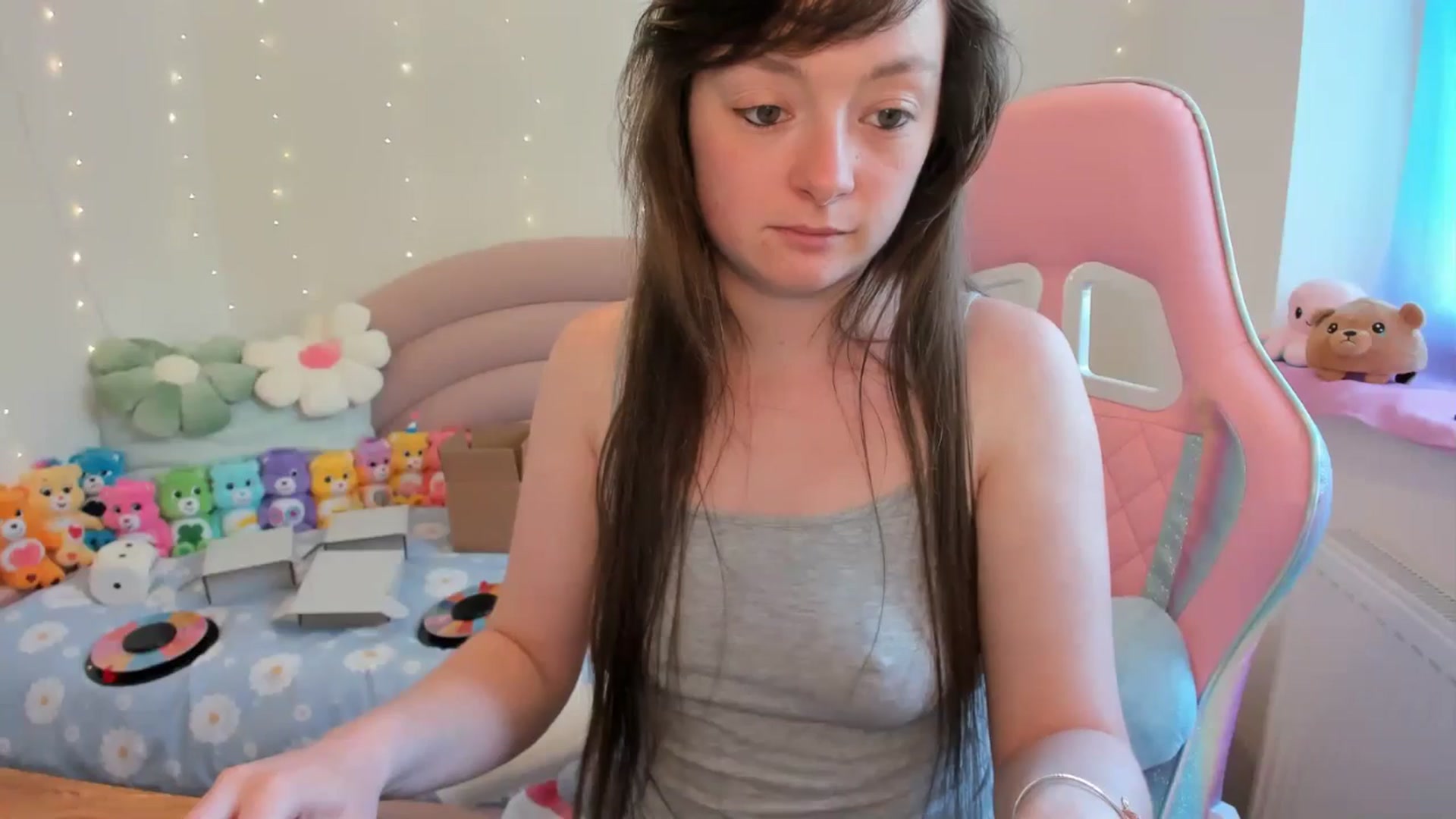 Gallery image thumbnail from JessieBear_'s myfreecams stream on, 06/17/2024, 16:43 image 5 of 20