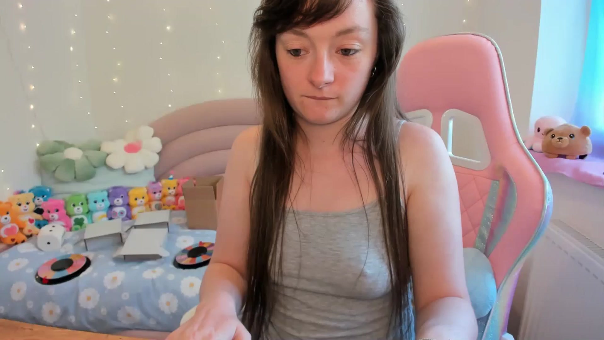 Gallery image thumbnail from JessieBear_'s myfreecams stream on, 06/17/2024, 16:43 image 6 of 20