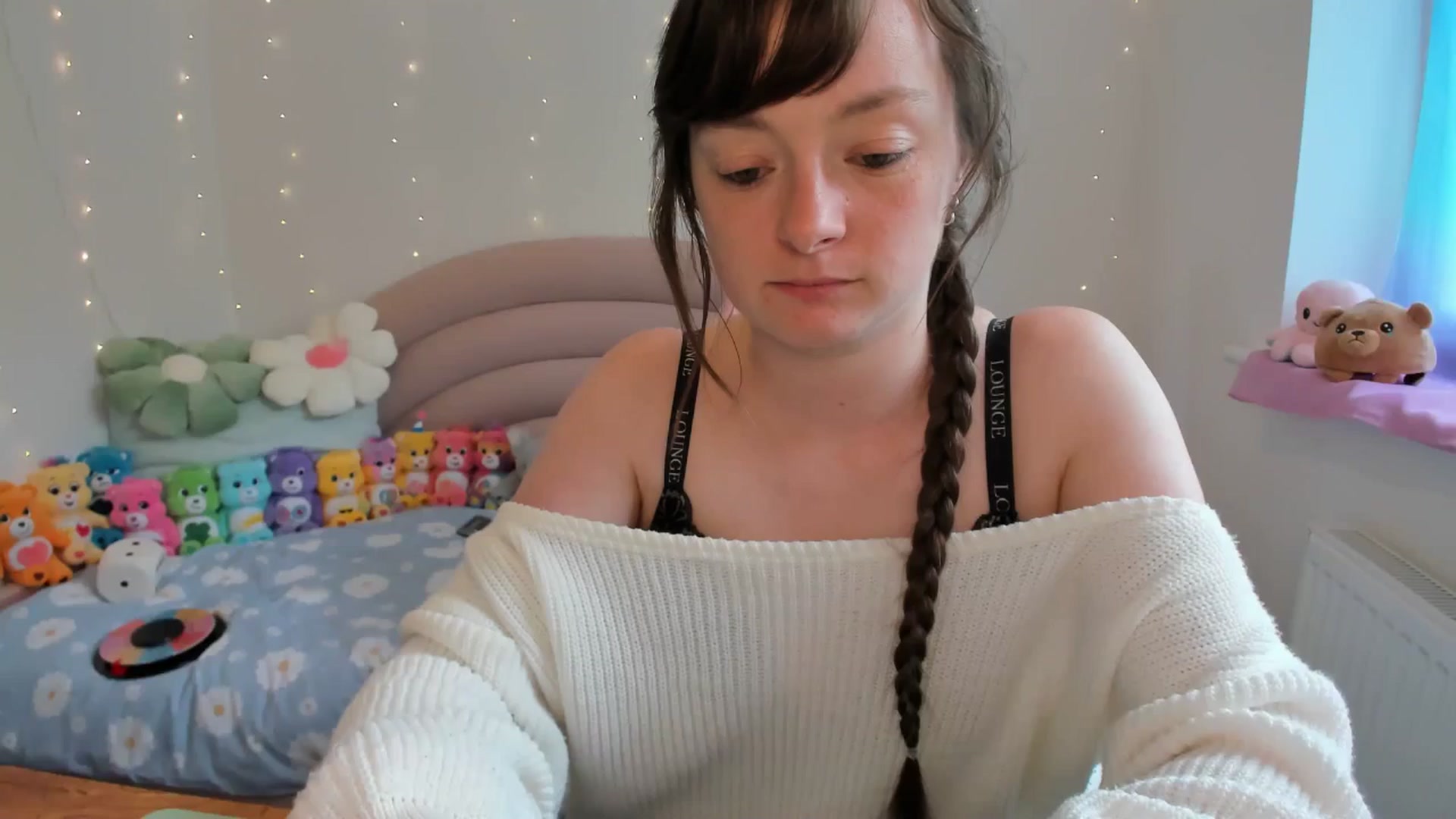 Gallery image thumbnail from JessieBear_'s myfreecams stream on, 06/18/2024, 16:10 image 1 of 20