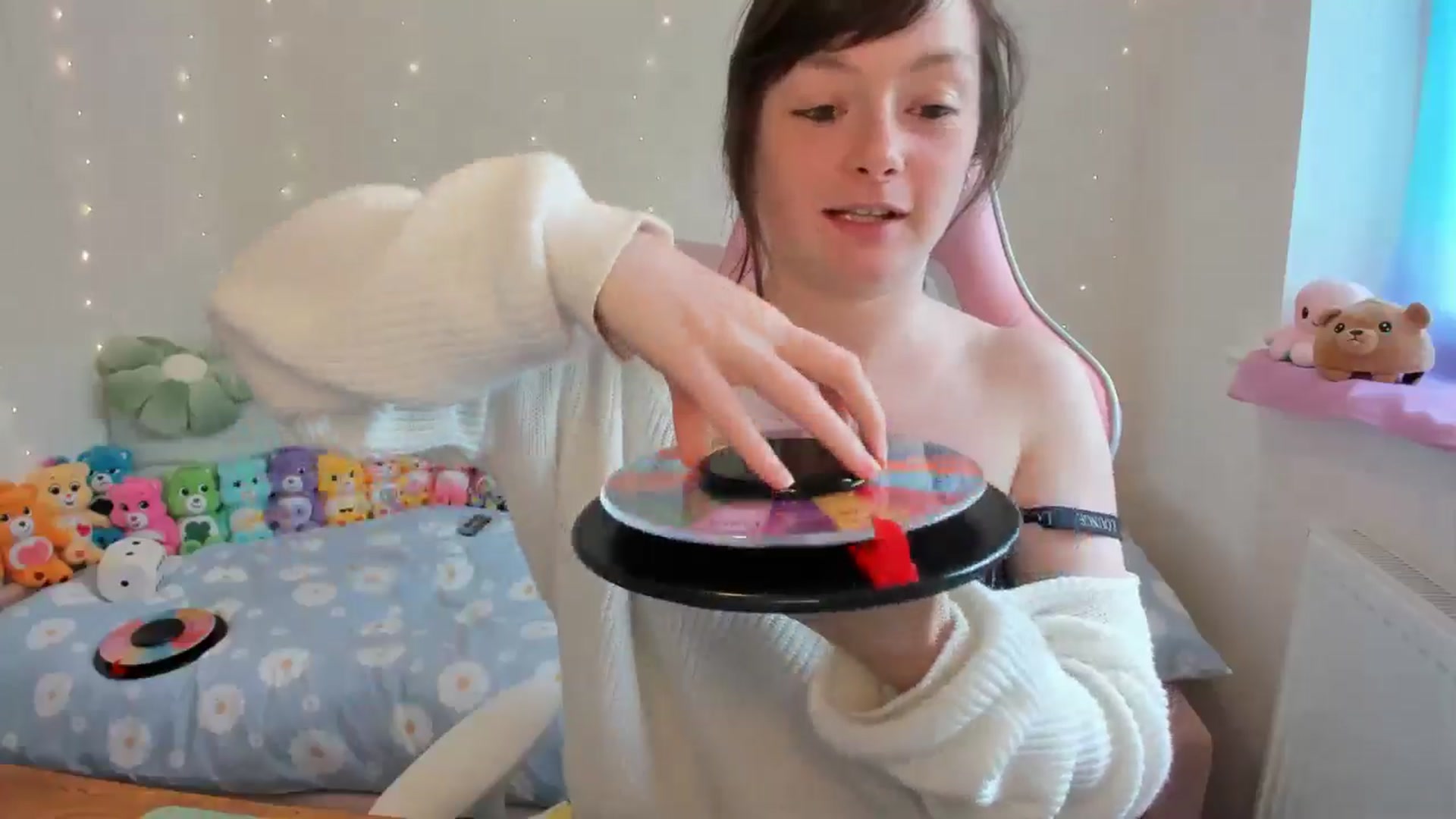 Gallery image thumbnail from JessieBear_'s myfreecams stream on, 06/18/2024, 17:09 image 5 of 20